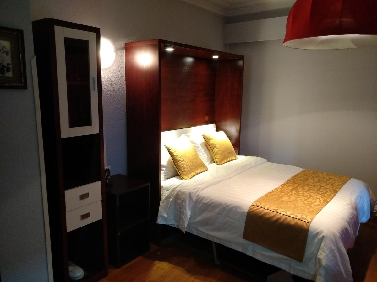 Top Boutique Hotel（首席精品酒店） Тбилиси Екстериор снимка