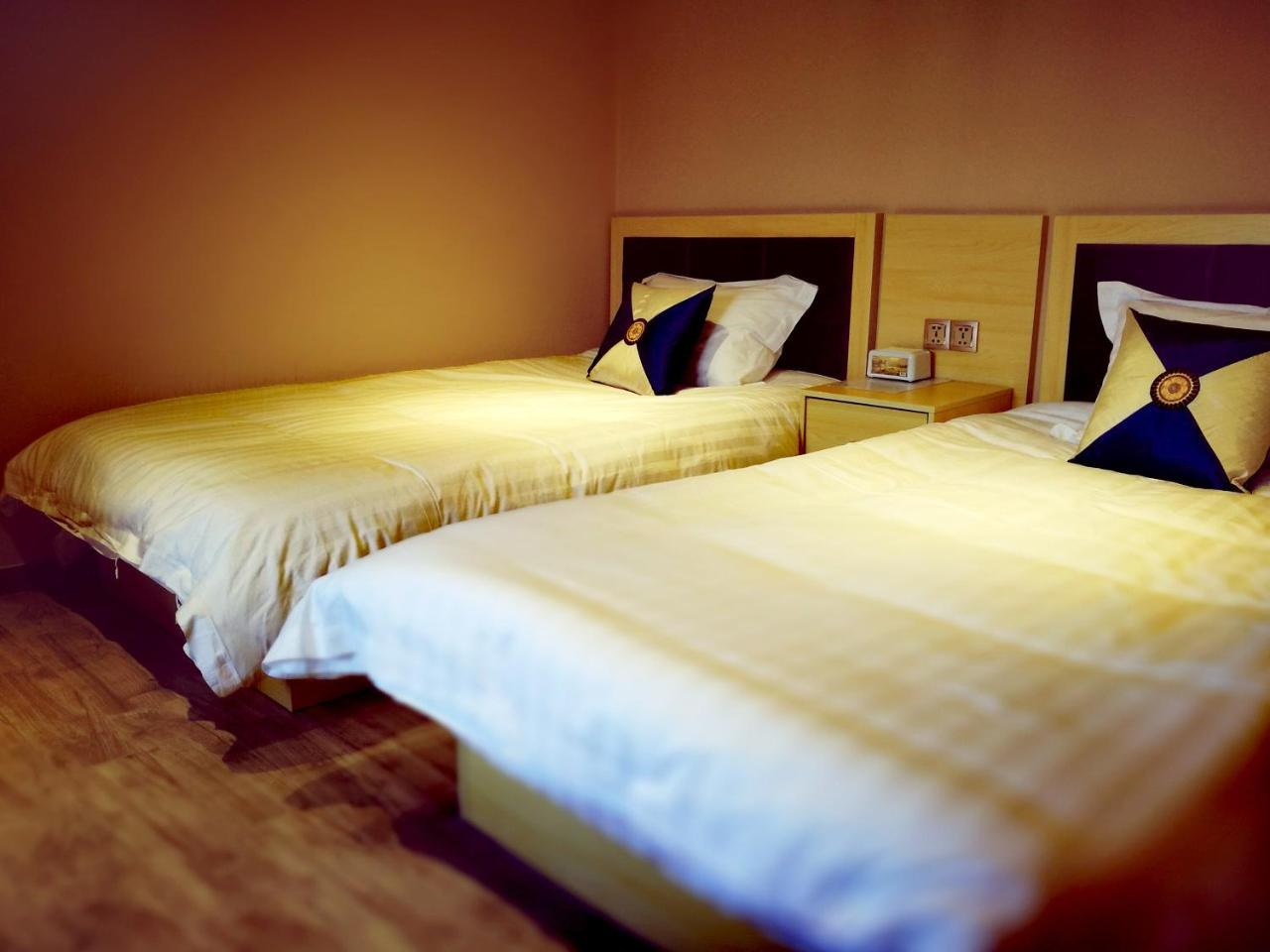Top Boutique Hotel（首席精品酒店） Тбилиси Екстериор снимка