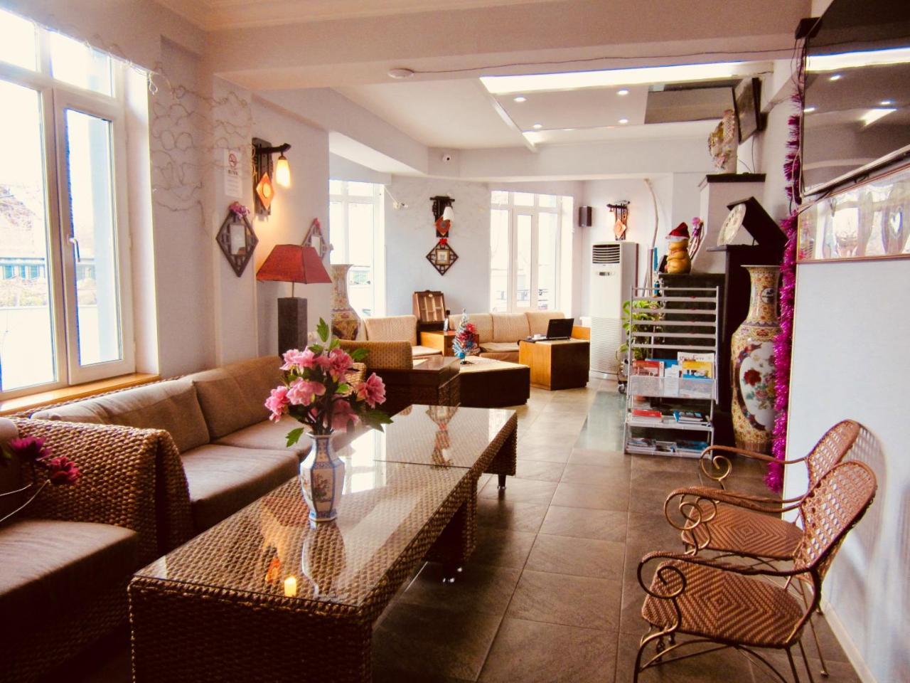 Top Boutique Hotel（首席精品酒店） Тбилиси Екстериор снимка