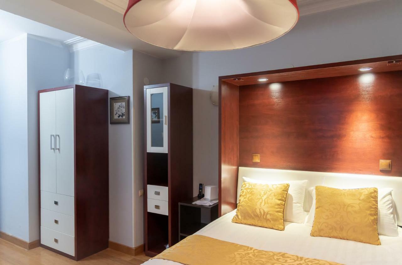 Top Boutique Hotel（首席精品酒店） Тбилиси Екстериор снимка